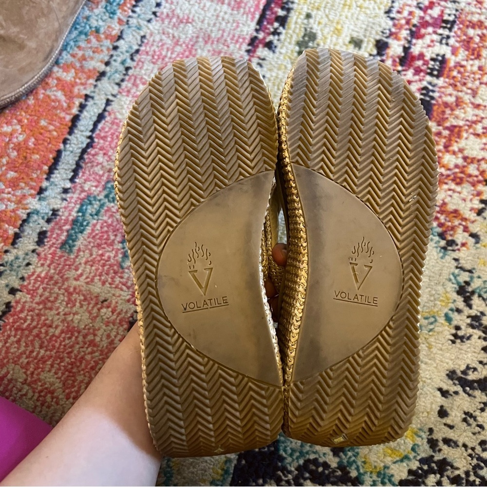 Volatile Woven Platform Flip Flop Sandals in Beige - Picture 5 of 6